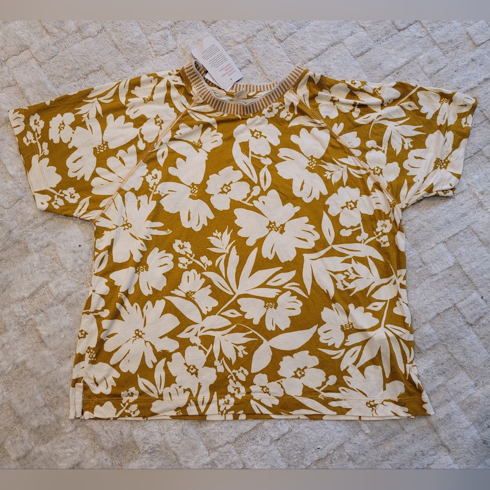NWT Marfinno Gold and Cream Short Sleeve Crewneck Sweater Floral Soft Size L